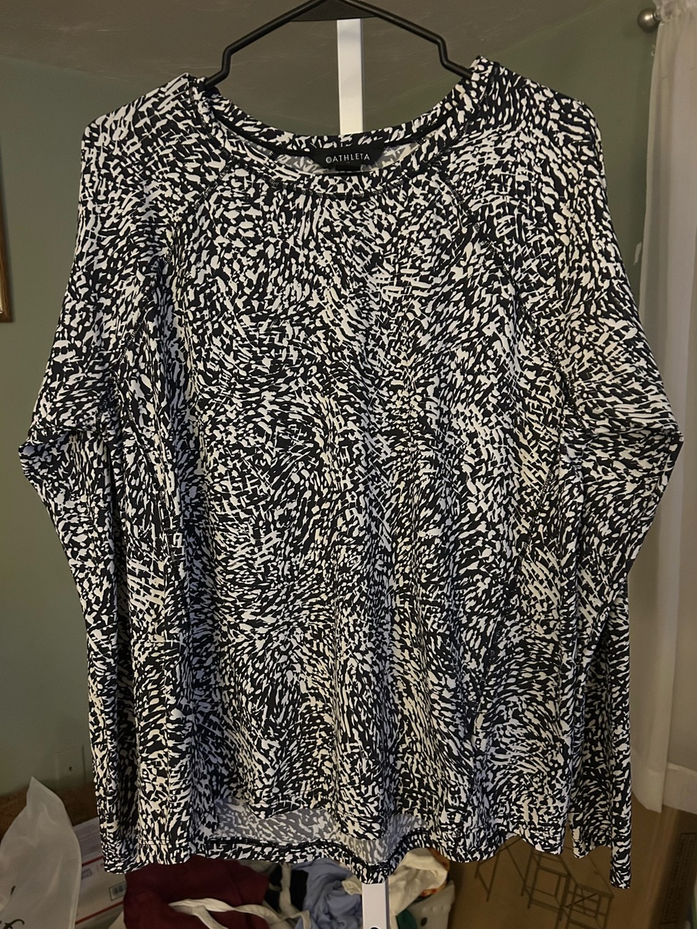 Athleta Black & White Abstract Swirl Long Sleeve Top